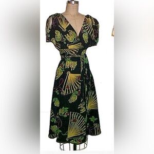 Trashy Diva Black Fans Obi Dress 100% Silk size Large but missing size tag
